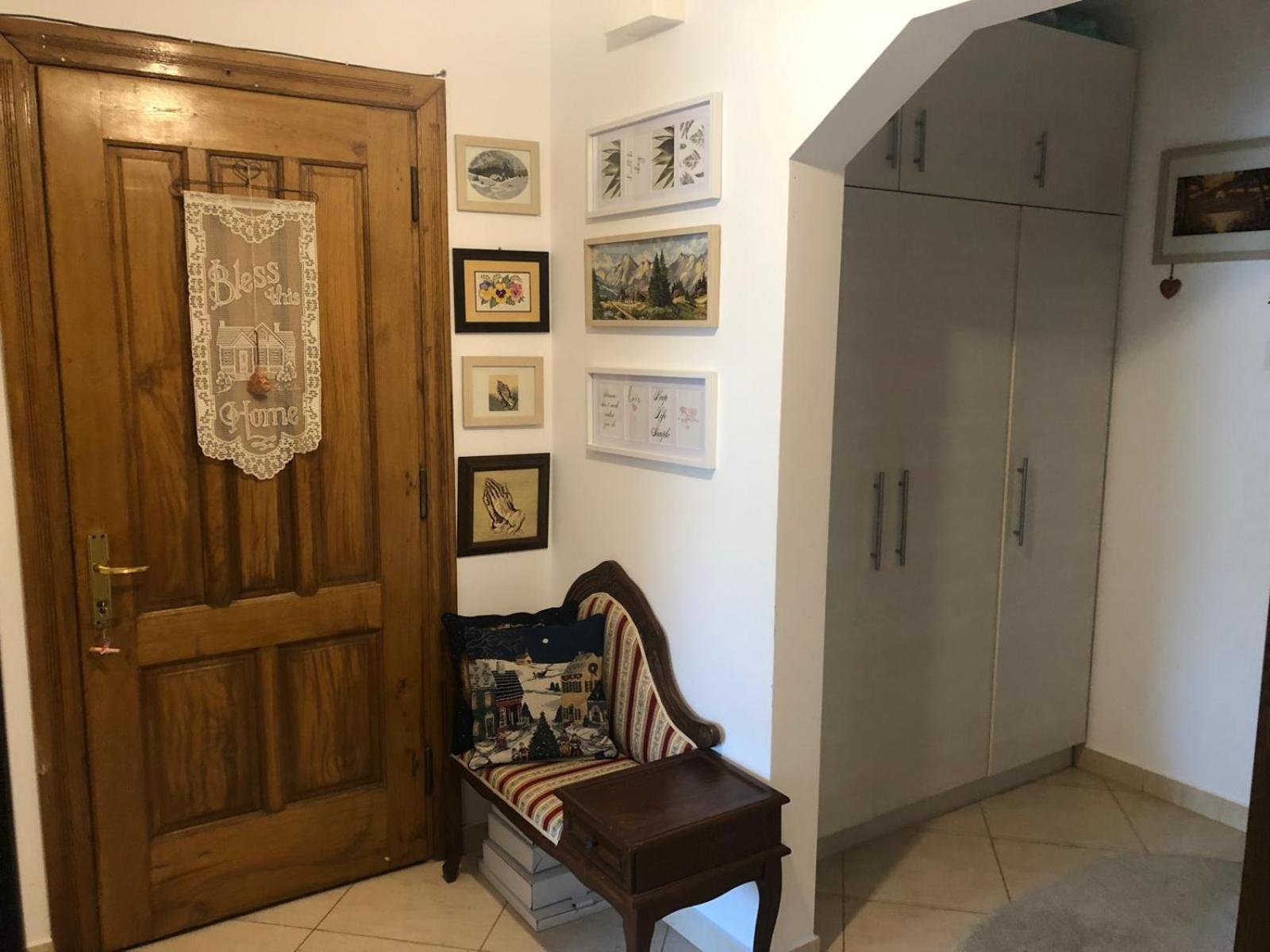 Apartament Cu 3 Camere La Poala Muntilor Fagaras Виктория Екстериор снимка