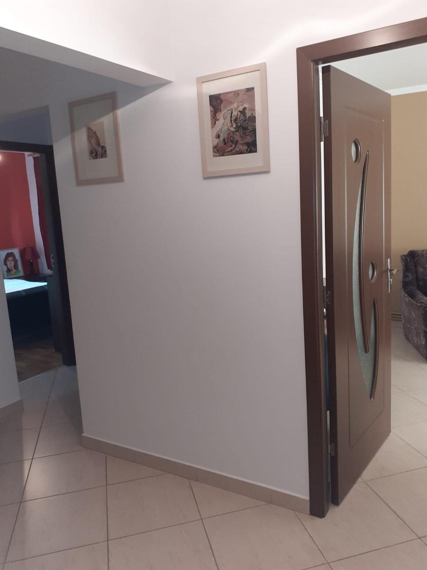 Apartament Cu 3 Camere La Poala Muntilor Fagaras Виктория Екстериор снимка