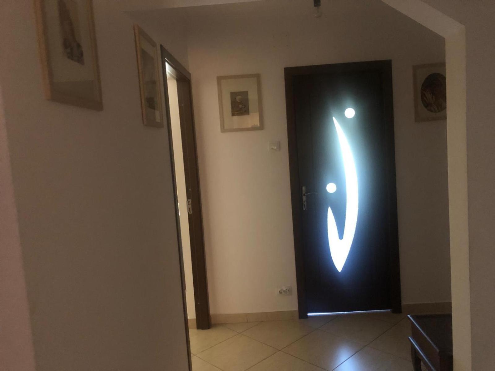 Apartament Cu 3 Camere La Poala Muntilor Fagaras Виктория Екстериор снимка