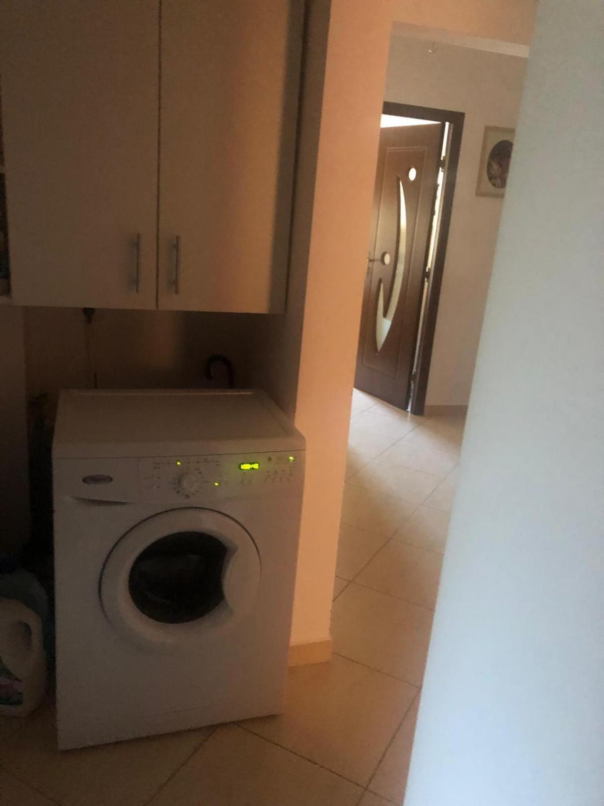 Apartament Cu 3 Camere La Poala Muntilor Fagaras Виктория Екстериор снимка