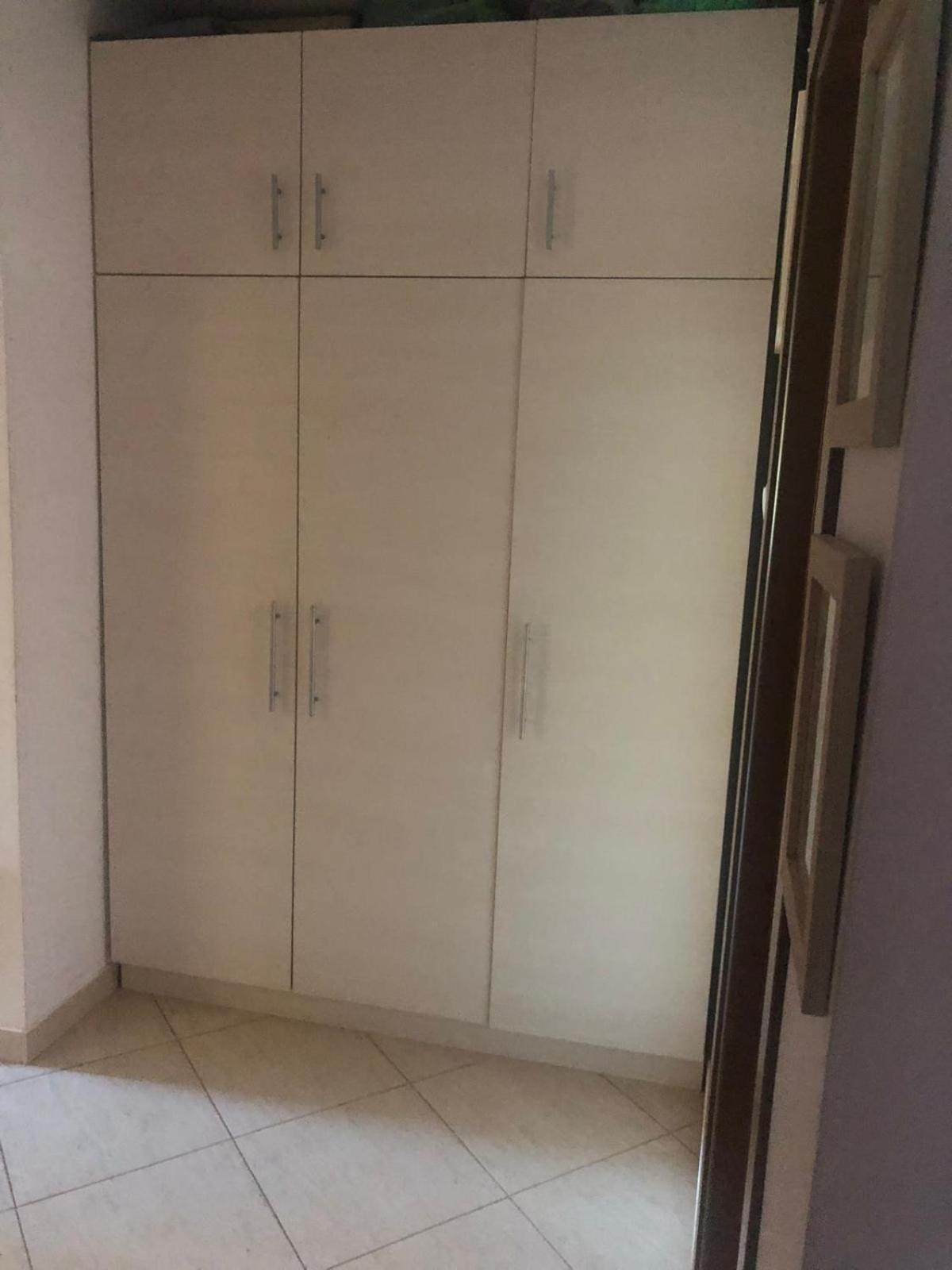 Apartament Cu 3 Camere La Poala Muntilor Fagaras Виктория Екстериор снимка