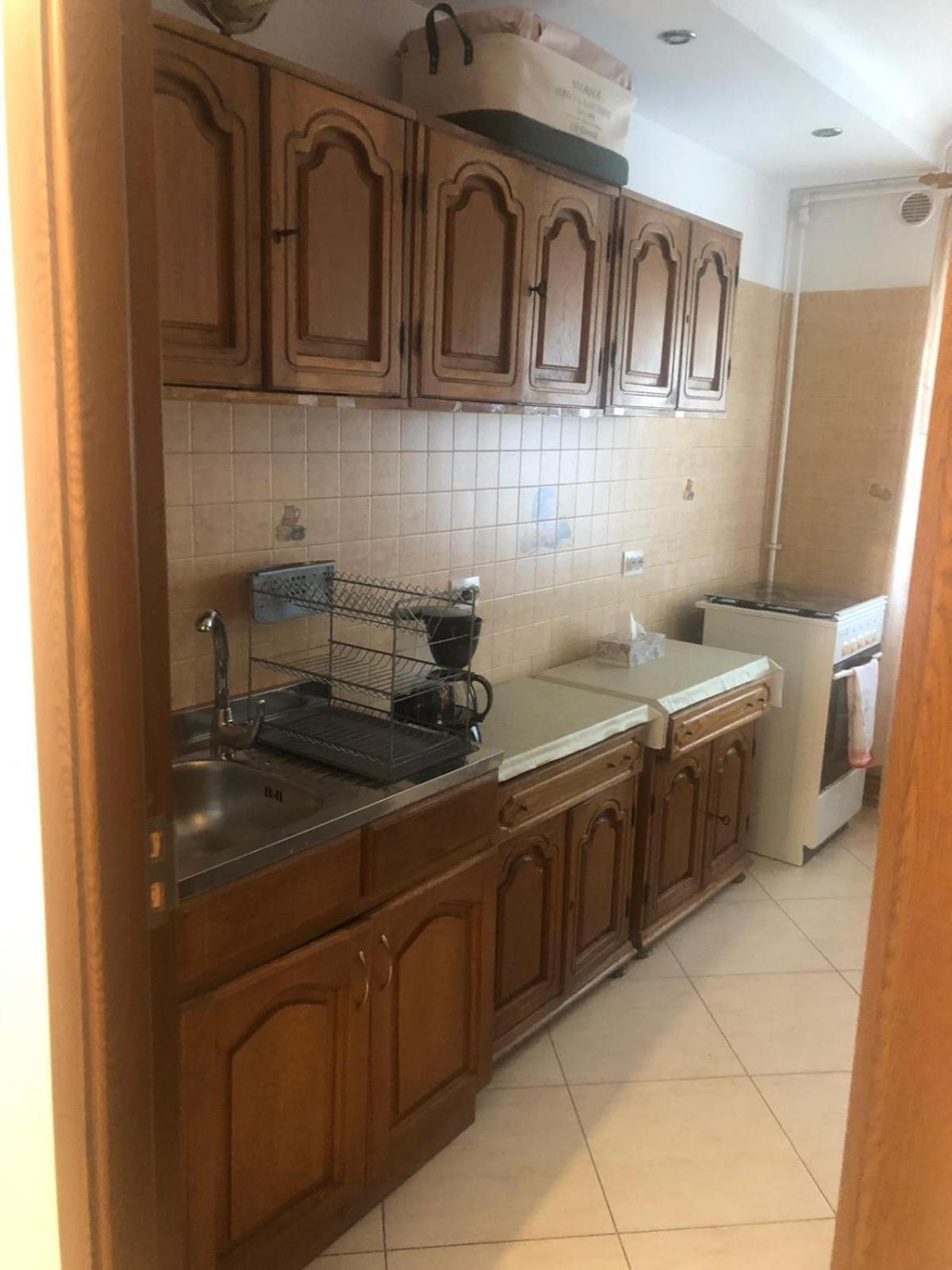 Apartament Cu 3 Camere La Poala Muntilor Fagaras Виктория Екстериор снимка