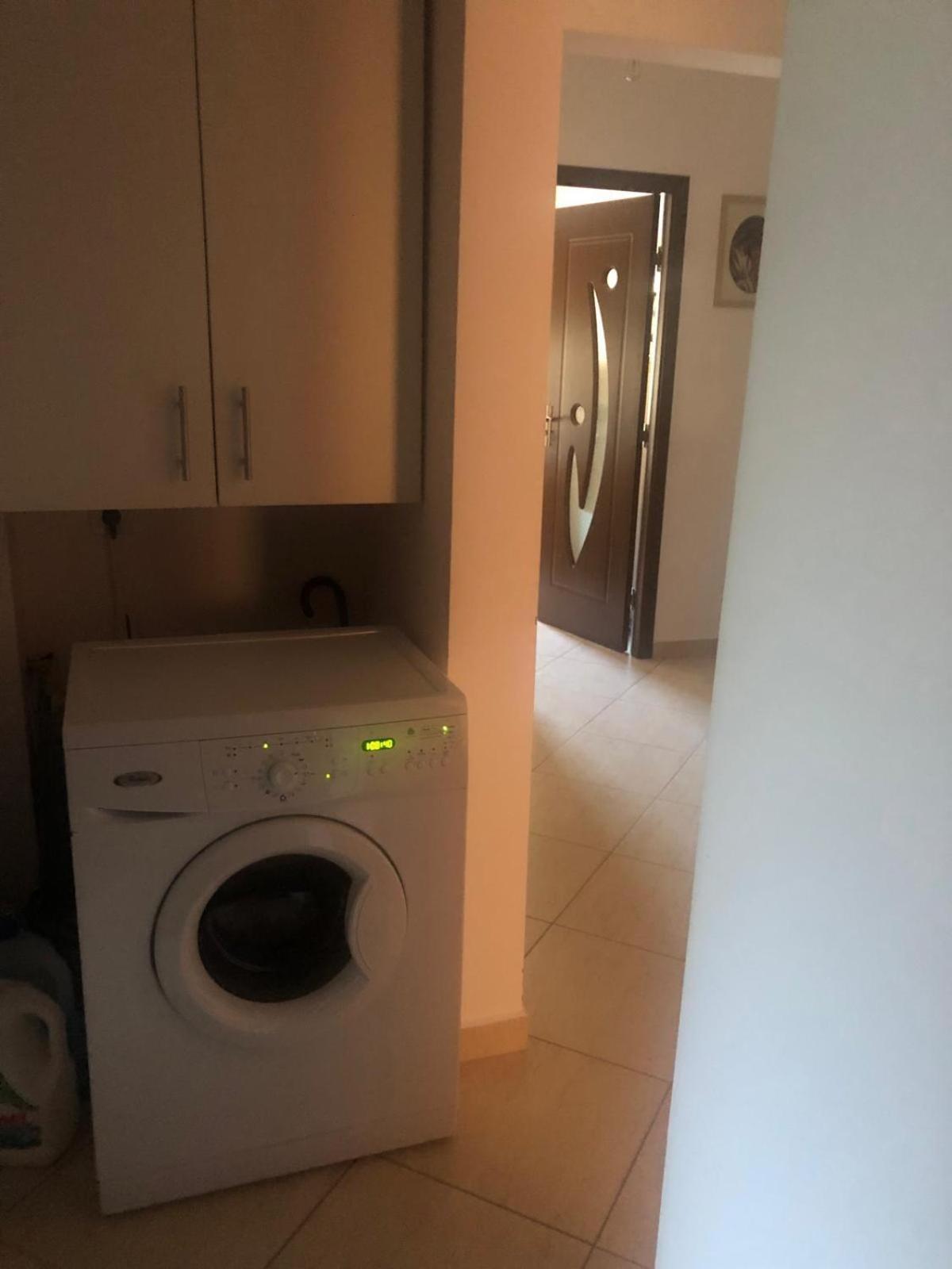 Apartament Cu 3 Camere La Poala Muntilor Fagaras Виктория Екстериор снимка