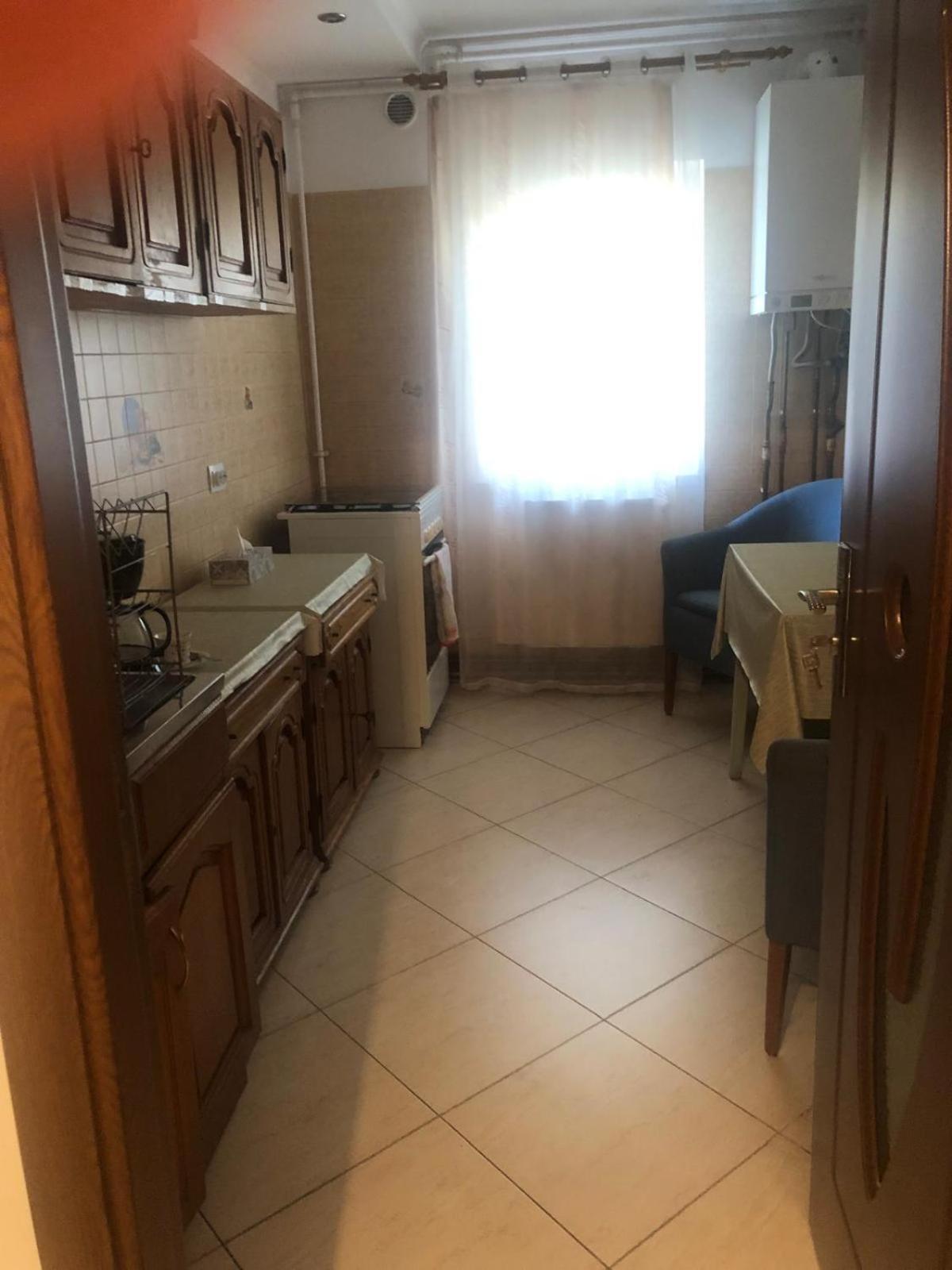 Apartament Cu 3 Camere La Poala Muntilor Fagaras Виктория Екстериор снимка