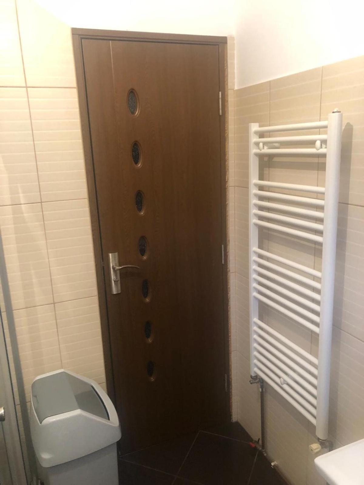 Apartament Cu 3 Camere La Poala Muntilor Fagaras Виктория Екстериор снимка