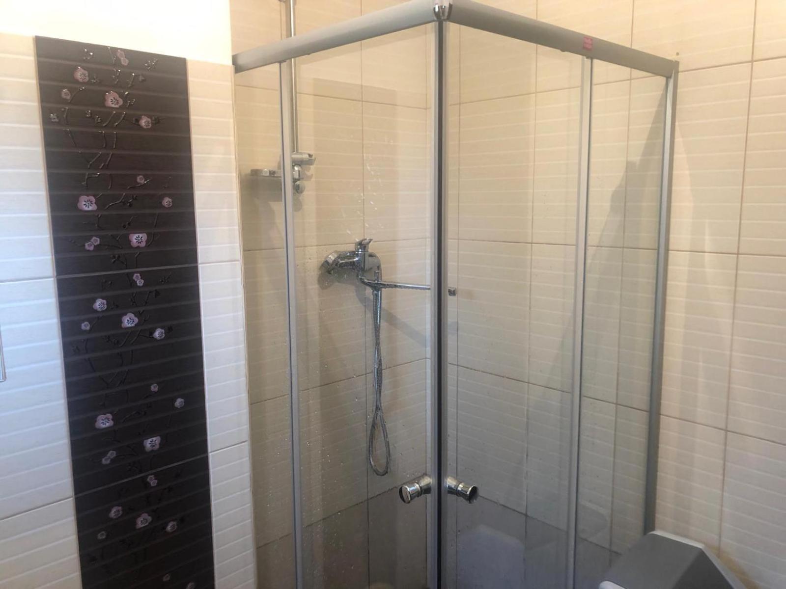 Apartament Cu 3 Camere La Poala Muntilor Fagaras Виктория Екстериор снимка
