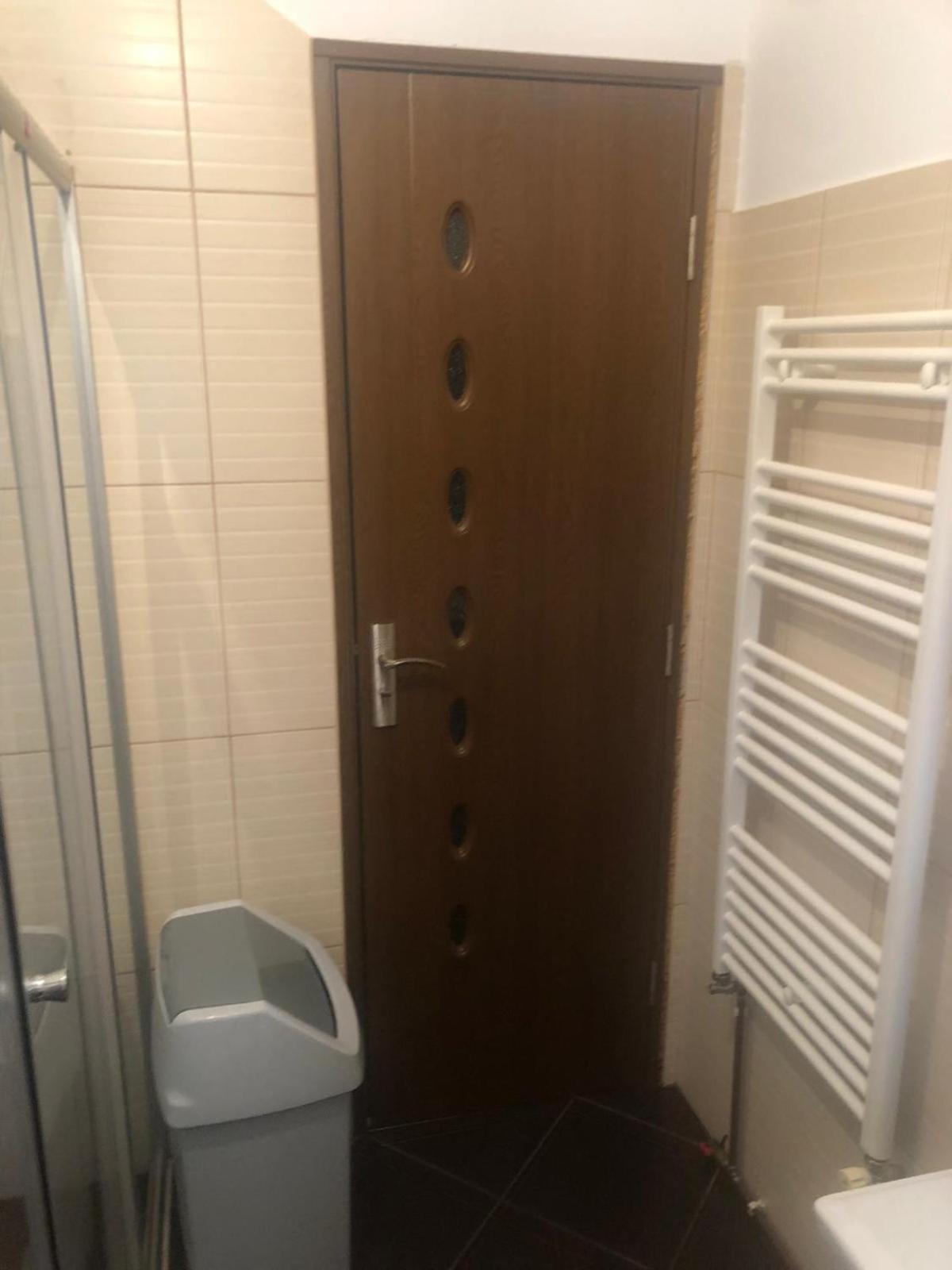 Apartament Cu 3 Camere La Poala Muntilor Fagaras Виктория Екстериор снимка
