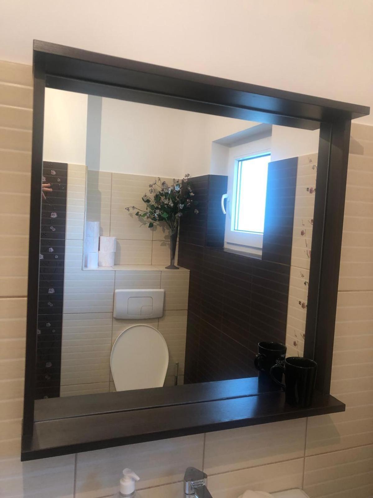 Apartament Cu 3 Camere La Poala Muntilor Fagaras Виктория Екстериор снимка