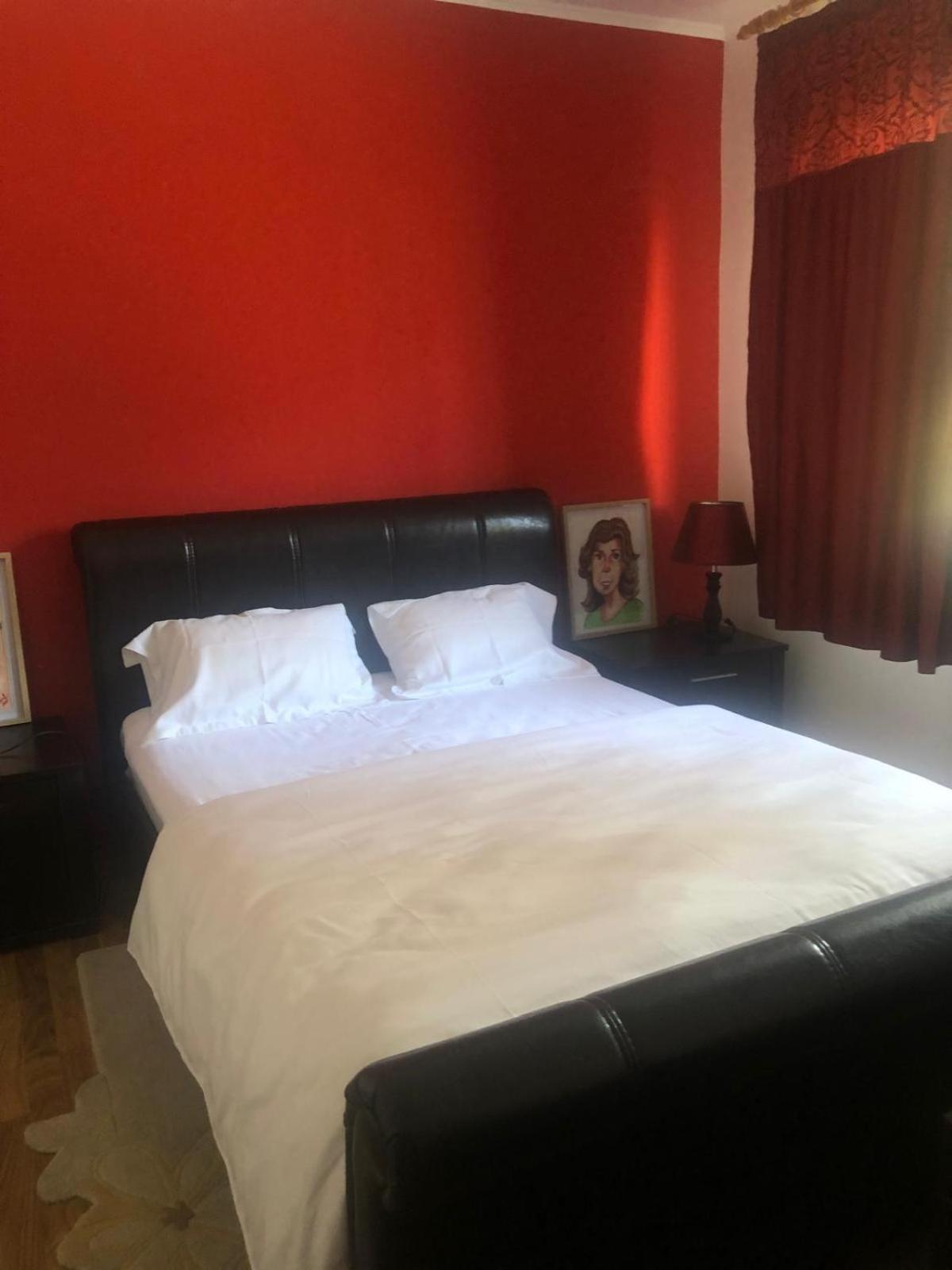 Apartament Cu 3 Camere La Poala Muntilor Fagaras Виктория Екстериор снимка