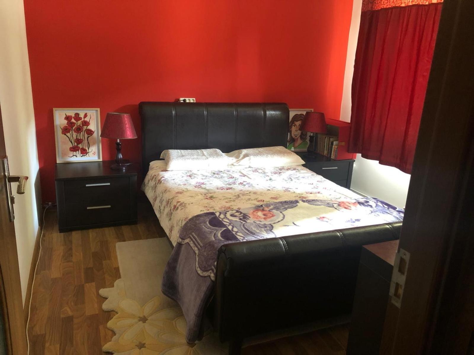 Apartament Cu 3 Camere La Poala Muntilor Fagaras Виктория Екстериор снимка
